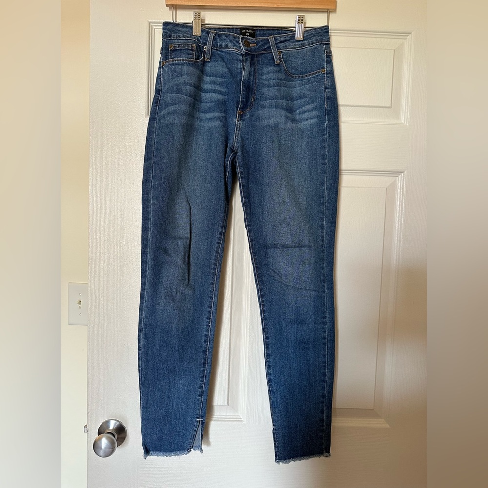 Just Black Fitz Inner Side Slit Skinny Jean size 6